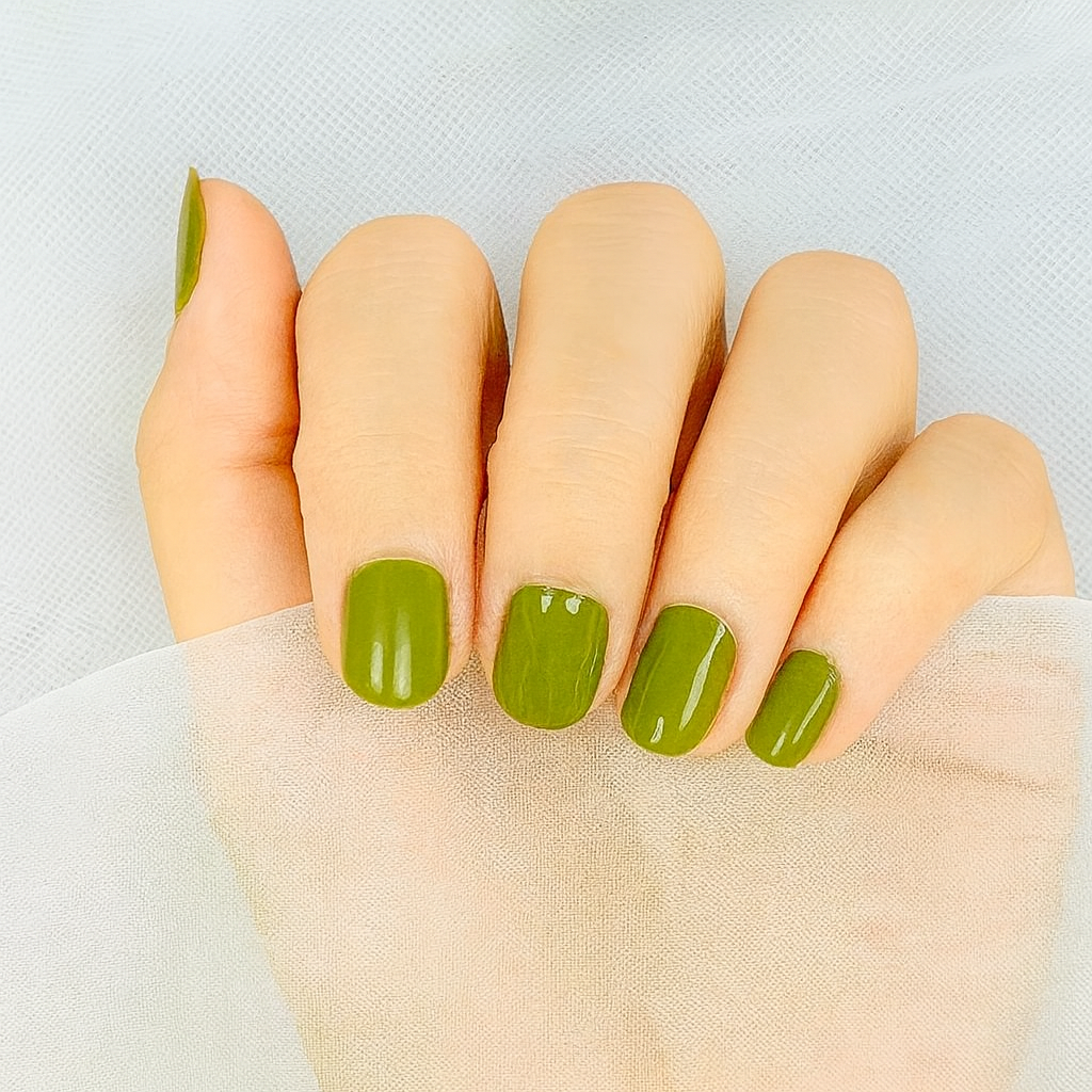 Green fully cured gel nail wraps – Stellia Beauty